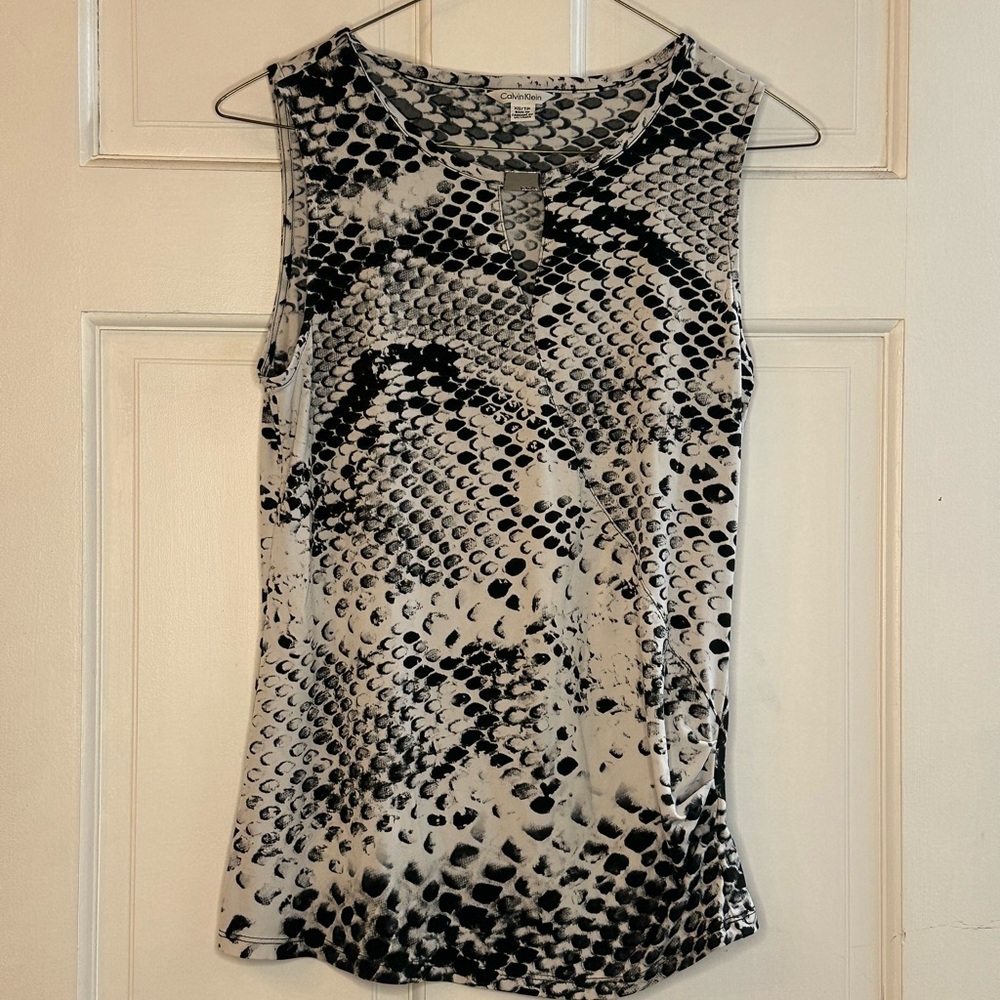 Calvin Klein Black and Gray Patterned Sleeveless Top